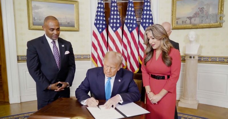 RNC 2020: Who is Jon Ponder? Trump pardons bank robber-turned-activist ahead of GOP speech