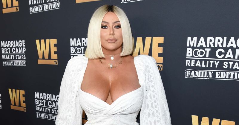 Aubrey O'Day slams resurfaced viral photo where she looks unrecognizable, accuses media of clickbaiting