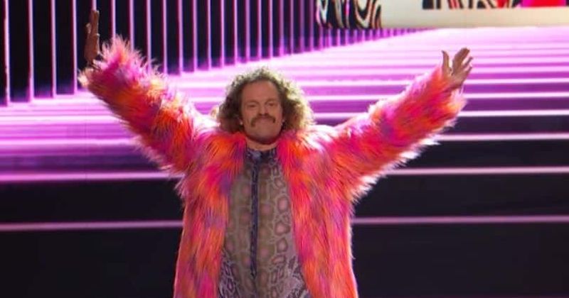 'America's Got Talent' Season 15: Insult comic Alex Hooper roasts judges, Howie calls him 'a young Don Rickles'