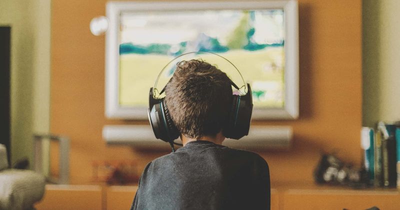 Heavy use of video games and less time in nature may affect mental health in kids and adolescents: Study