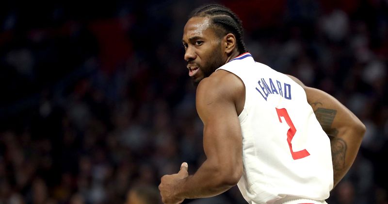 Clippers vs Nuggets: Kawhi 'fingertip' defense stuns Twitter as he blocks Murray's dunk with his middle finger