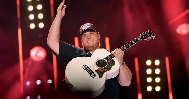 ACM Awards 2020: Luke Combs wins Album of the Year, but angry fans can't believe Miranda Lambert was snubbed