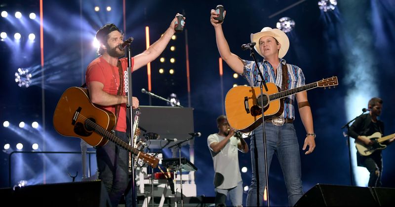 ACM Awards 2020: Thomas Rhett, Jon Pardi deliver stellar performance of 'Beer Can't Fix' and fans are loving it