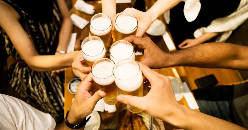 Florida bar owner bans face masks and kicks out anyone wearing one, says 'it's hindering our lifestyle'