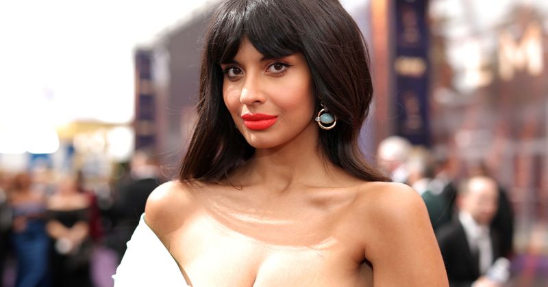 Emmys 2020: Jameela Jamil says 'no bra, no heels, no problem', fans call it the 'official motto' of the year