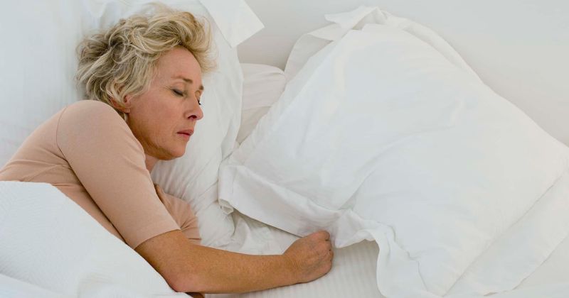 Sleeping too less or too much could lead to decline in memory and other mental abilities, finds study