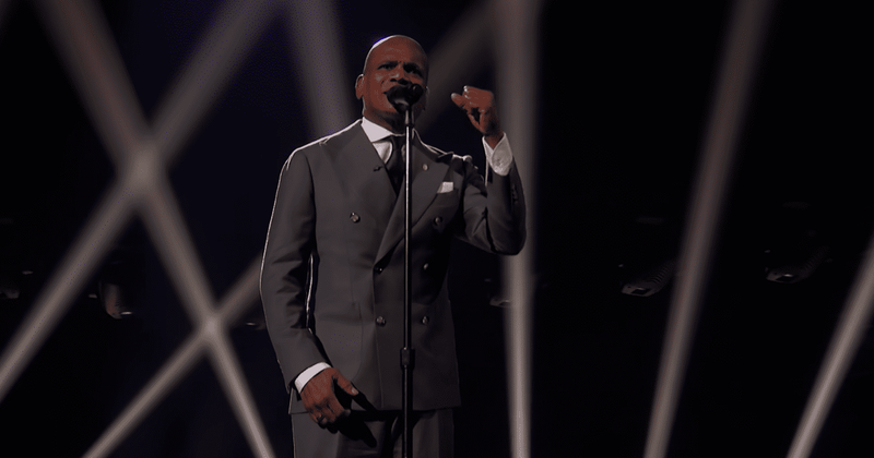 'America's Got Talent' Season 15 Finale: Archie Williams sings his heart out, fans say 'singing is not his thing'