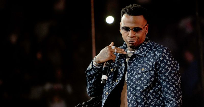 Moneybagg Yo denies he was target of shooting at Vegas birthday party, fans say he 'was acting like a fool'