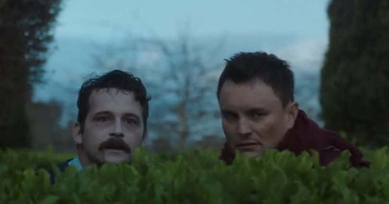 Revisión de 'Dead': una divertida y apasionante comedia de terror sobre las desventuras de un fumeta y un policía fantasma gay
