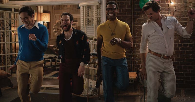 Revisión de Netflix 'The Boys in the Band': venga para bromas inteligentes pero quédese para bombas de verdad en la adaptación cinematográfica