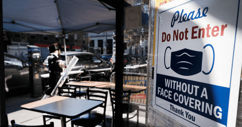California governor's office slammed for asking diners to wear masks in between bites: 'This is idiocy'