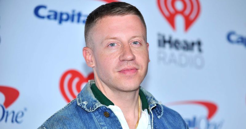 'Celebrity Family Feud': Macklemore's pink Burberry trench coat has fans saying, 'I'll even take a knockoff'