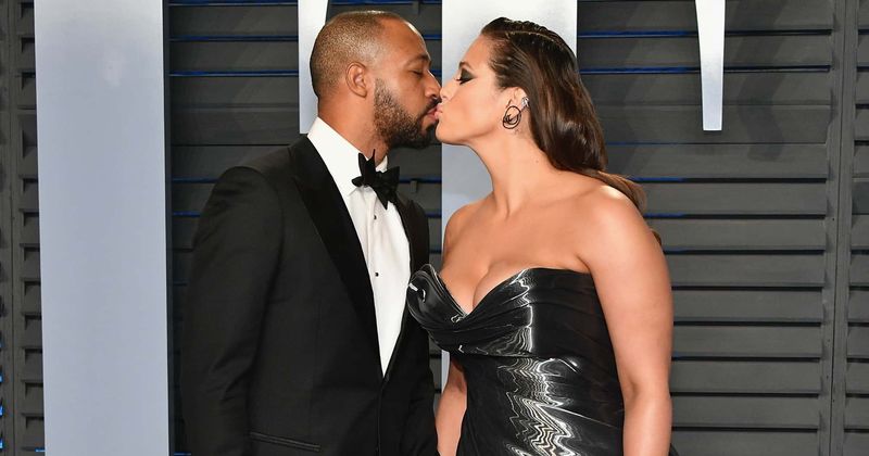 Who is Ashley Graham's husband? Model posts nude 'big girl' bathroom selfie, fans call her 'super sexy'