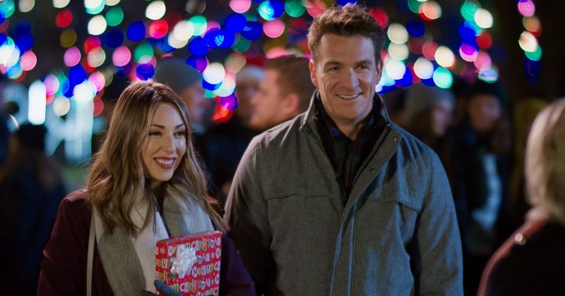 'A Crafty Christmas Romance' Review: Heartwarming Lifetime movie is just what you need to get in the holiday spirit