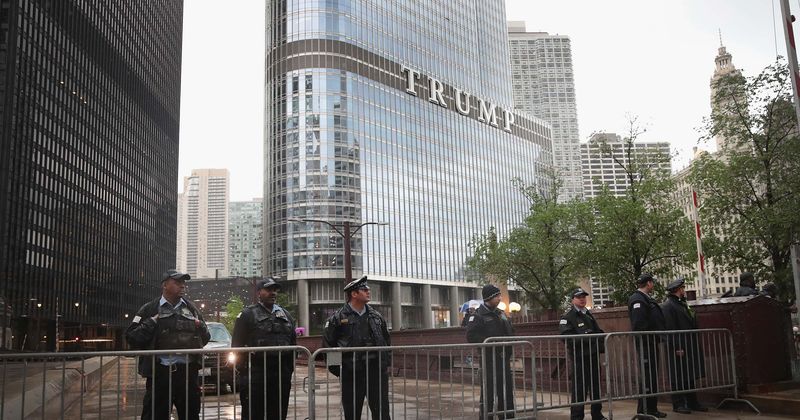 Why is NYPD barricading Trump Tower before election results? Internet says ‘they're here to haul rioters’