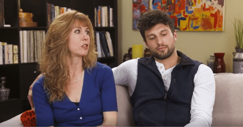 'I Love A Mama's Boy': Liz stops Mike from proposing to Stephanie, fans say 'Mama go get a life'