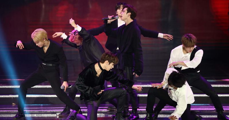Why are Stray Kids fans slamming STAYC followers? K-pop stans argue over which fandom gets to use 'STAY' name