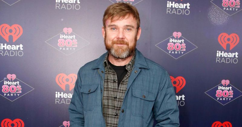 Ricky Schroder posts photo of himself holding rifle after he gets death threats for paying Kyle Rittenhouse's bail