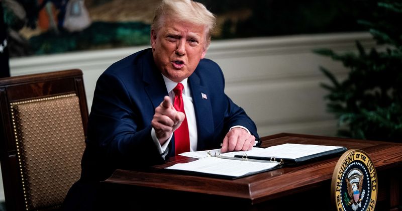 Where is the resolute desk? Donald Trump's 'petty and small' photo sparks debate: 'Tiny desk left for Biden'