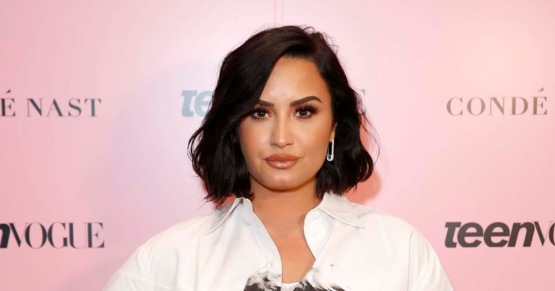 Demi Lovato cuddles turkeys 'rescued from cruelty' but eats one for Thanksgiving, internet calls her 'monster'