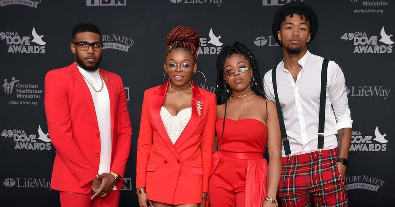Who is Darrel Walls? Gospel singer from The Walls Group trends after video of him kissing a man gets leaked