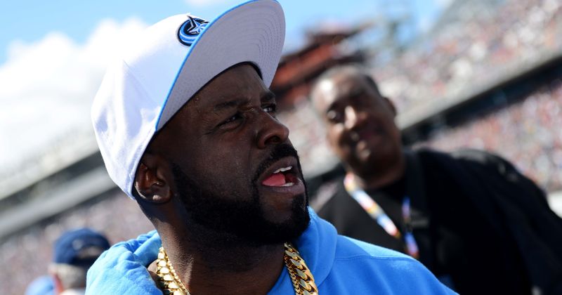 Did DJ Funkmaster Flex get liposuction with Wu Tang's Ice Cream playing? Internet calls it the 'wildest s**t'