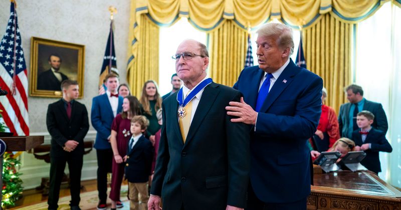 Who is Dan Gable? Trump called 'selfish' after he abruptly walks out of wrestler's Medal of Freedom ceremony