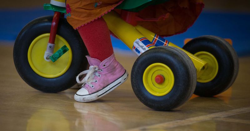 Girl, 3, left out in hall as cold as 5 degrees freezes to death while adults drank, mother blames sleepwalking