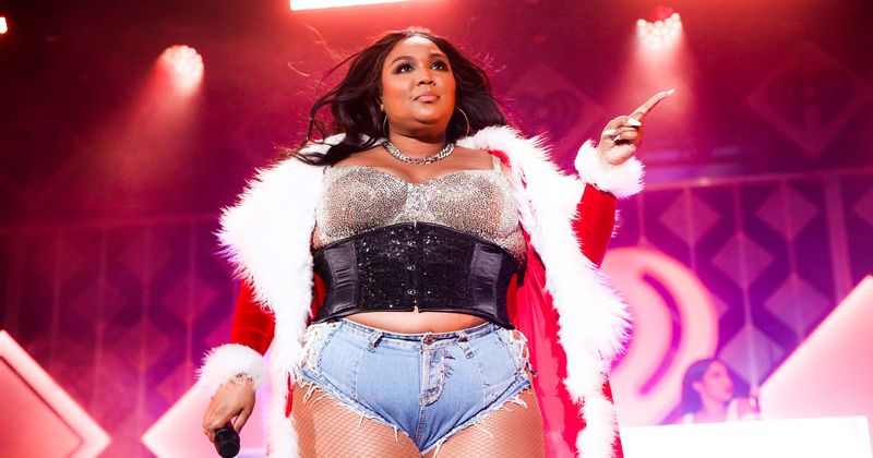 What is Lizzo's smoothie detox diet? Sick trolls fat-shame singer after post, but fans rush to her side