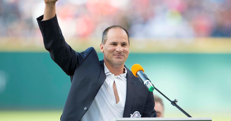 Ex-MLB star Omar Vizquel accused of domestic abuse by estranged wife Blanca: 'He spoke about buying a firearm'