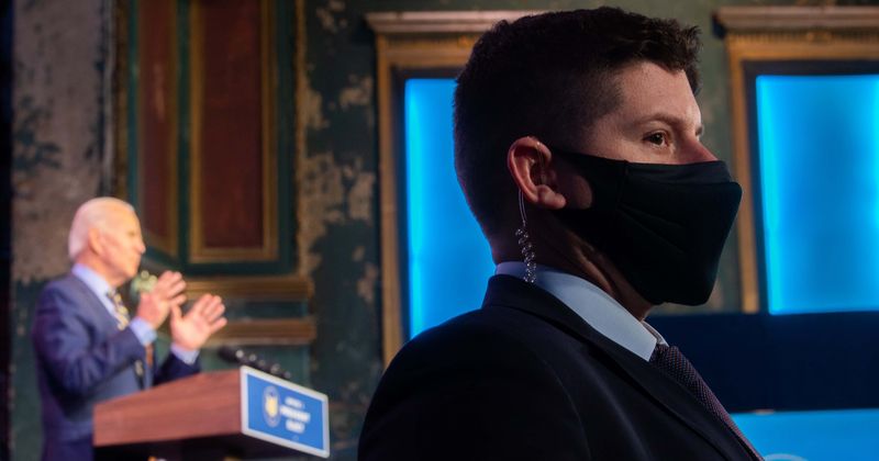 Secret Service agents told to be nonpartisan at Joe Biden swearing-in, Internet asks 'isn’t it in the contract?'