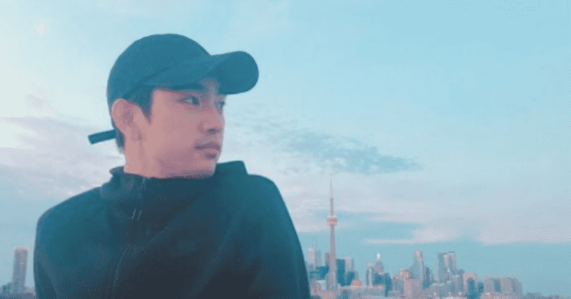 GOT7's Jinyoung officially signs with BH Entertainment, fans congratulate him as he begins 'new journey'