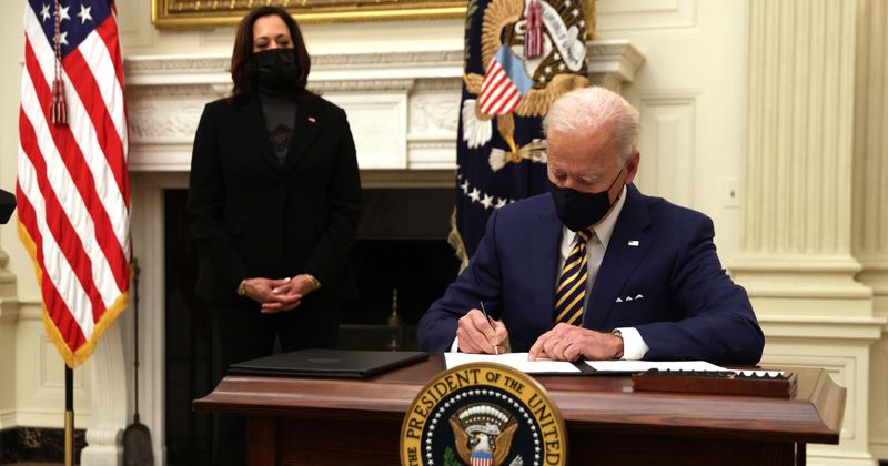 Joe Biden signs 22 executive orders in 1st week breaking records, Conservatives call him 'dictator of America'