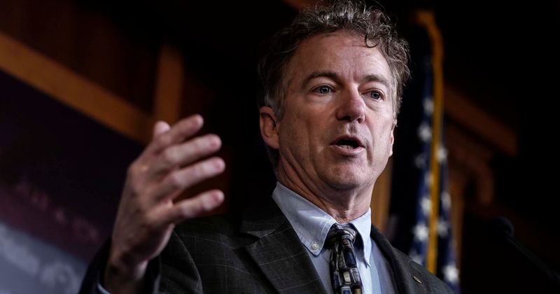 Rand Paul refuses to clap for Capitol cop Eugene Goodman in viral video, Internet labels him a 'sociopath'