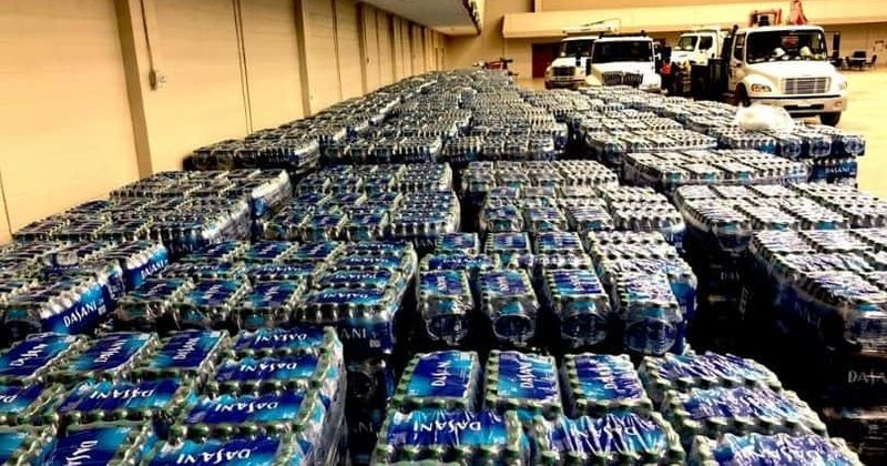 Coca-Cola donates 6 trucks of Dasani water bottles to Texans, Internet jokes they'd rather 'die of dehydration'