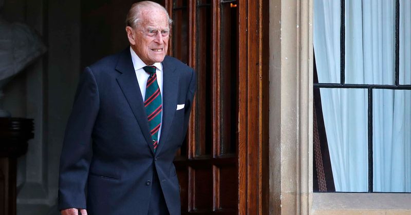 Prince Philip leaves hospital after 28 nights, experts say his health might bring Harry closer to royal family