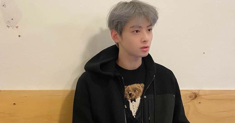Astro's Cha Eunwoo switches from dreamy blue to ashy grey hair in new selfie, fans confused about rapid makeovers