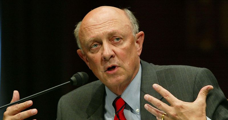 CIA ex-chief James Woolsey says aliens 'paused' his pal's aircraft at 40,000 ft, says 'we can be friendly'