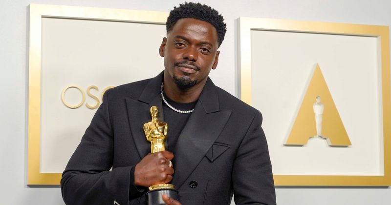 Oscars 2021: Daniel Kaluuya wins Best Supporting Actor trophy, fans almost cry after seeing 'his mom and sister'