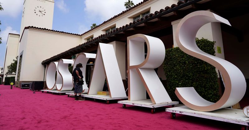 Oscars 2021: LA homeless threatened and removed to build makeshift fence to protect Academy awards celebs