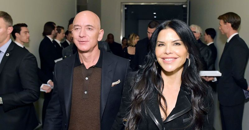 How Jeff Bezos wooed TV star Lauren Sanchez with invite to Mars conference and tour of Washington Post offices