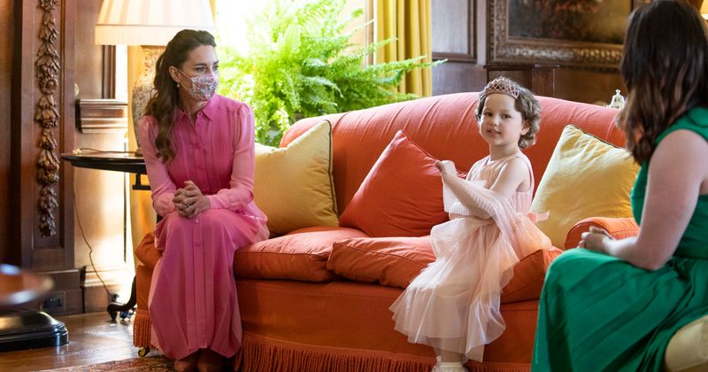 Kate Middleton wears pink dress to meet cancer patient, 5, curious about 'princess costume’