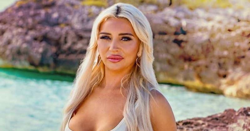 Who is Larissa Trownson? Netflix 'Too Hot To Handle' star opens beer bottles with breasts