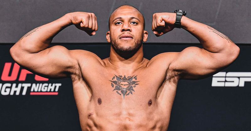 Ciryl Gane beats Alexander Volkov at UFC Vegas 30, inches closer to heavyweight title