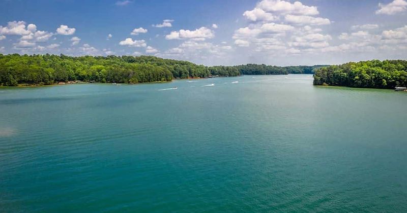 Lake Lanier resort project hits the skids as residents call plan 'way too extreme'