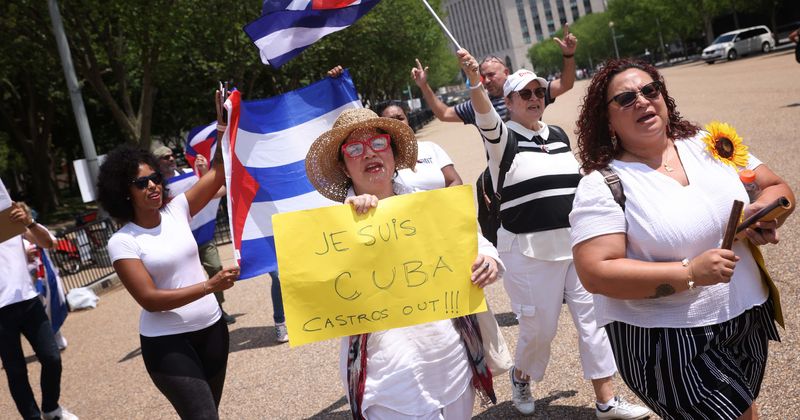 Where is Dina Stars? Cuban YouTuber and activist arrested on live TV during protests