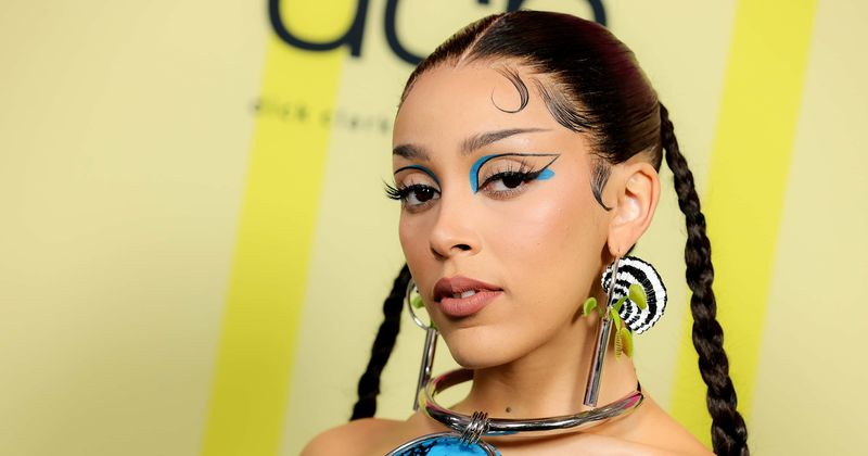What is #AmalaRacist? Doja Cat dragged into horrid 'cotton picker' scandal