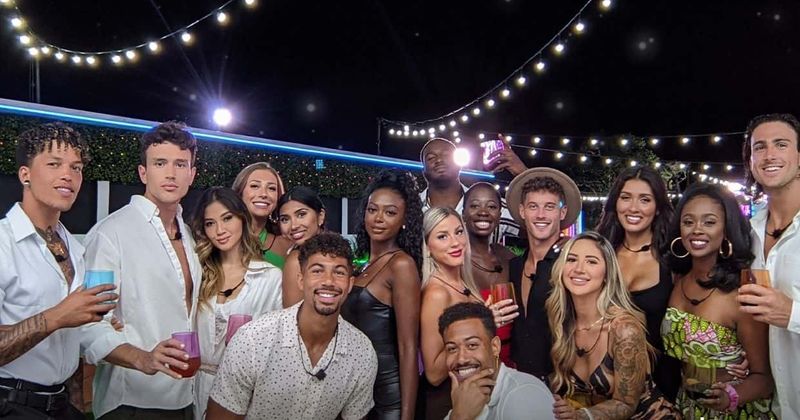 'Love Island': Is Aimee Flores a VIRGIN? Shannon's bombshell has fans playing sex sleuth