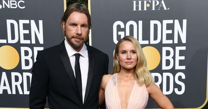 Kristen Bell, Dax Shepard 'wait for the stink' to bathe children, Internet calls it 'neglect'