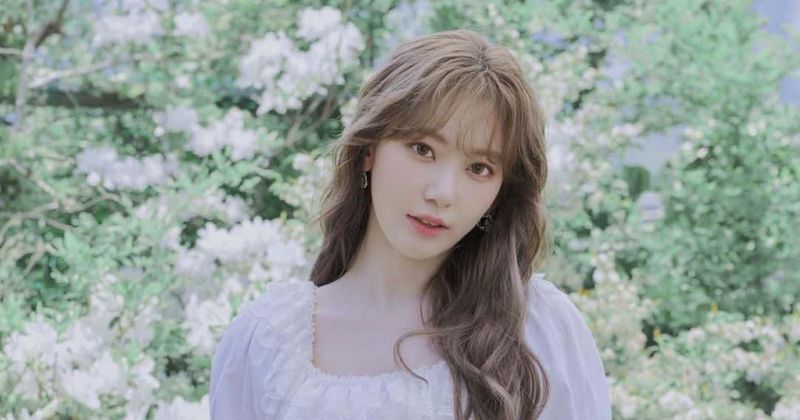 IZ*ONE’s Sakura Miyawaki to join HYBE, but WIZ*ONE claims it is 'to stir up controversy again'